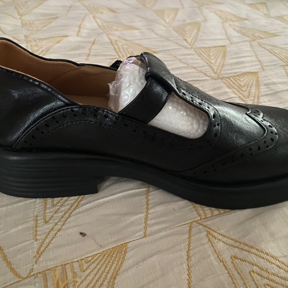 Black Mary Janes - Picture 3 of 4